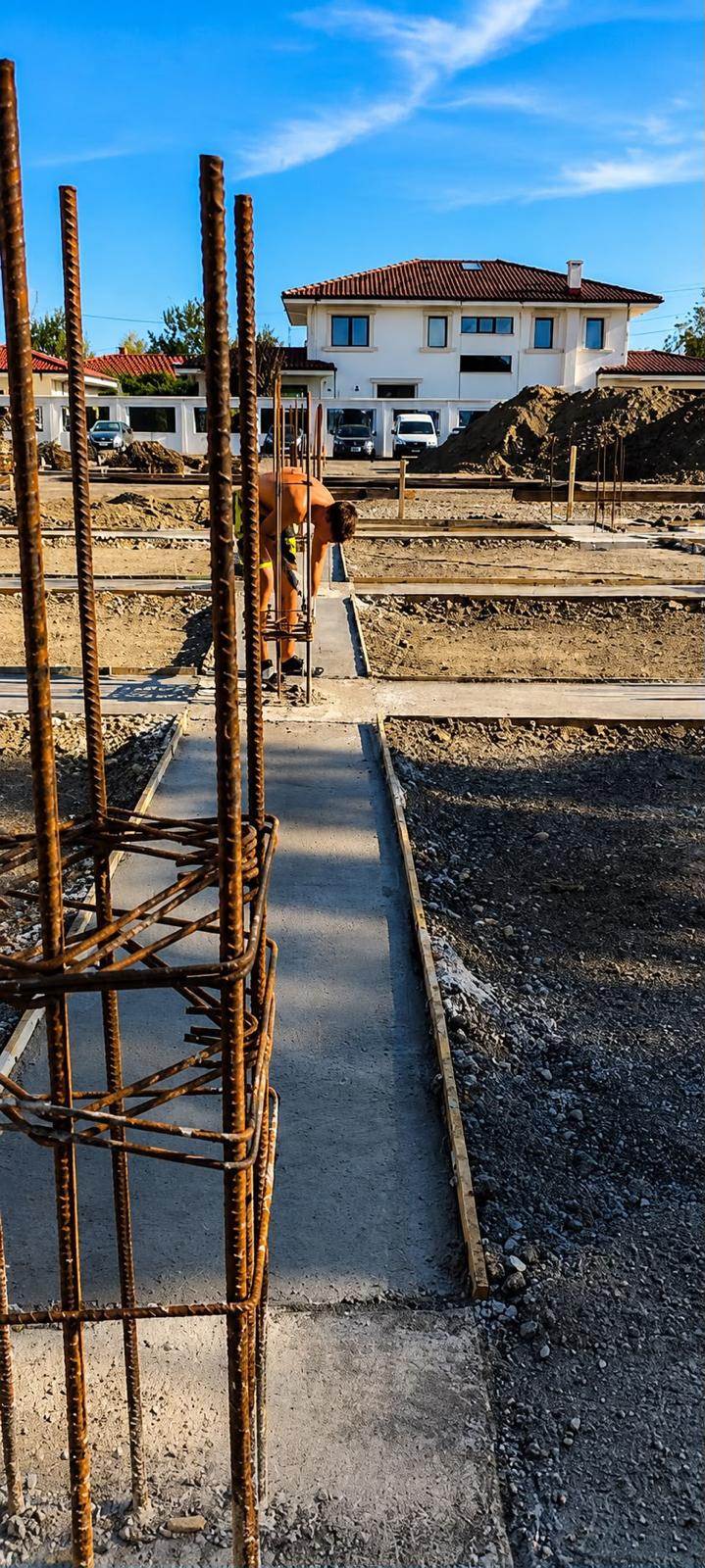 Fundații finalizate și pregătite pentru structura de rezistență
