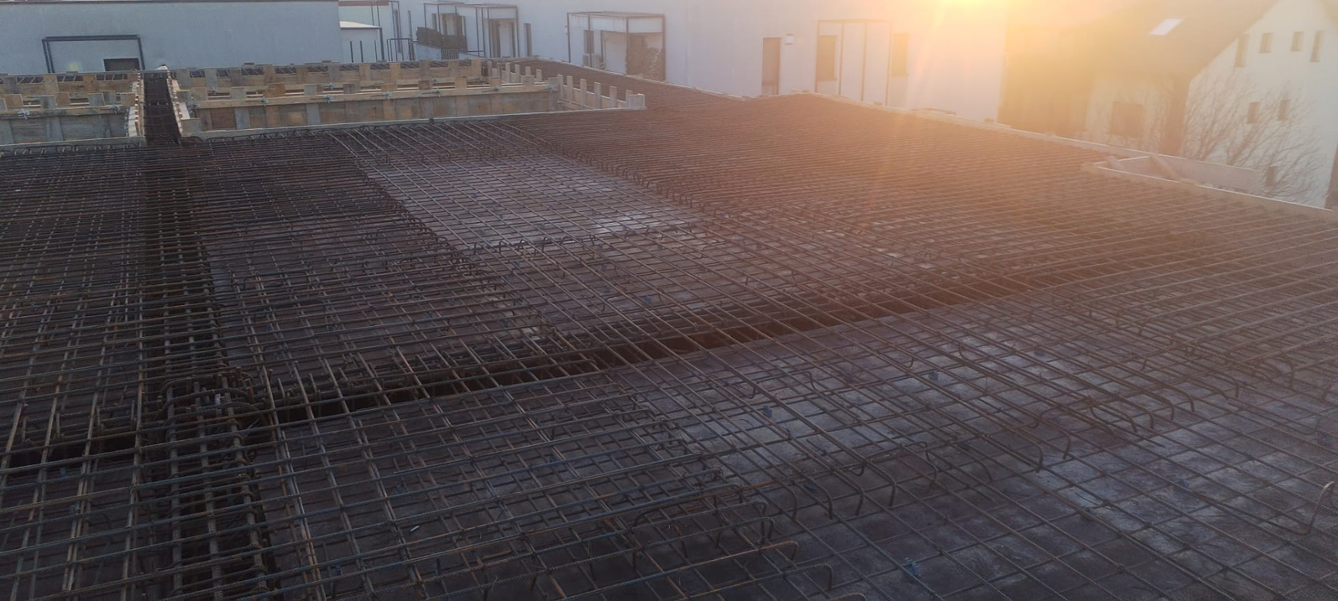 Pregătirea planșeului pentru betonare — verificarea armăturilor