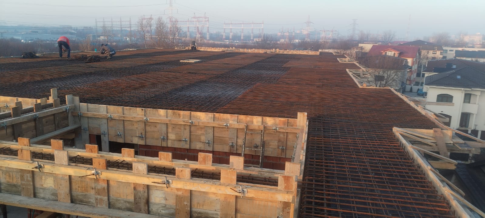 Armarea completă a planșeului înainte de turnarea betonului